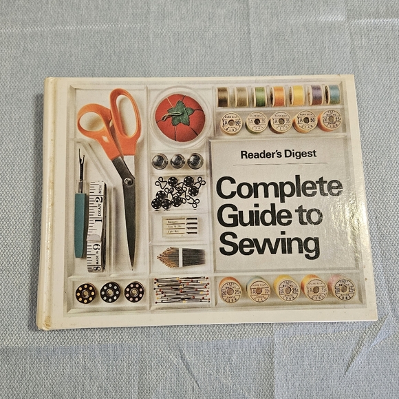 Reader's Digest Complete Guide to Sewing Vintage Hardcover Book 1976 - Picture 3 of 9